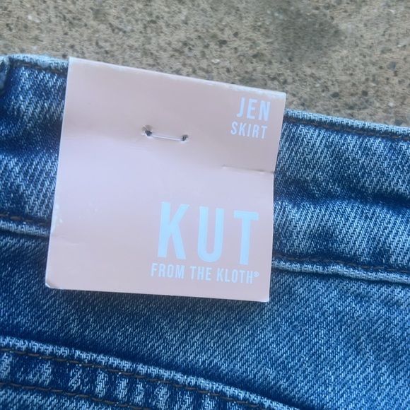 Kut from the Kloth Jen Raw Hem A-Line Denim Skirt Women's Size 6 - Picture 7 of 8